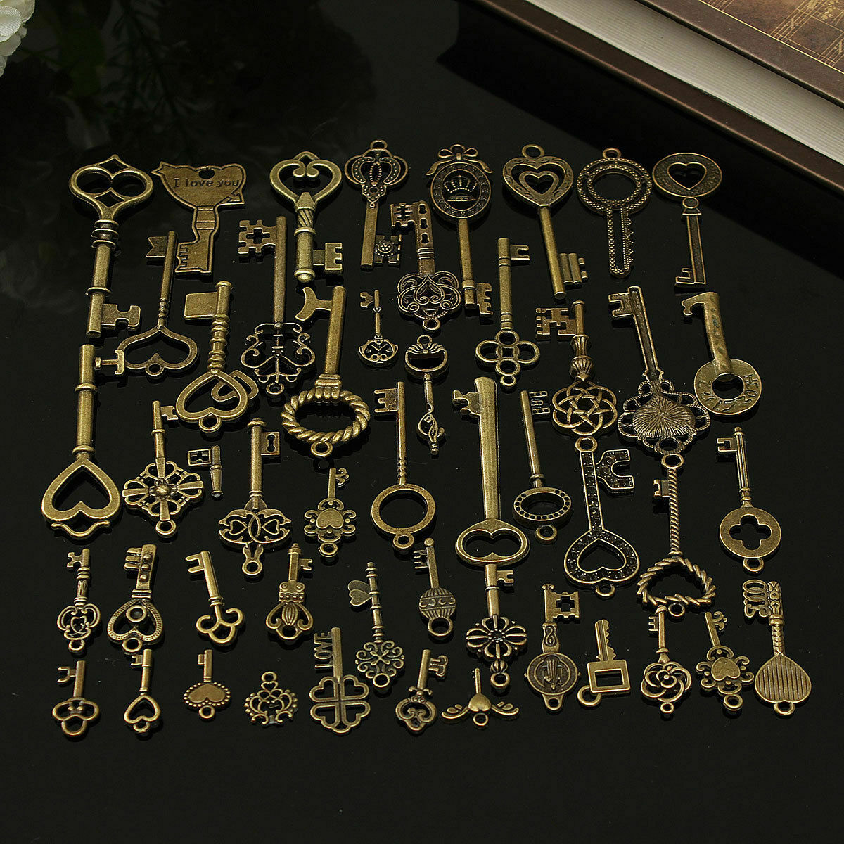 OTVIAP Vintage Keys,69pcs Assorted Antique Vintage Bronze Skeleton