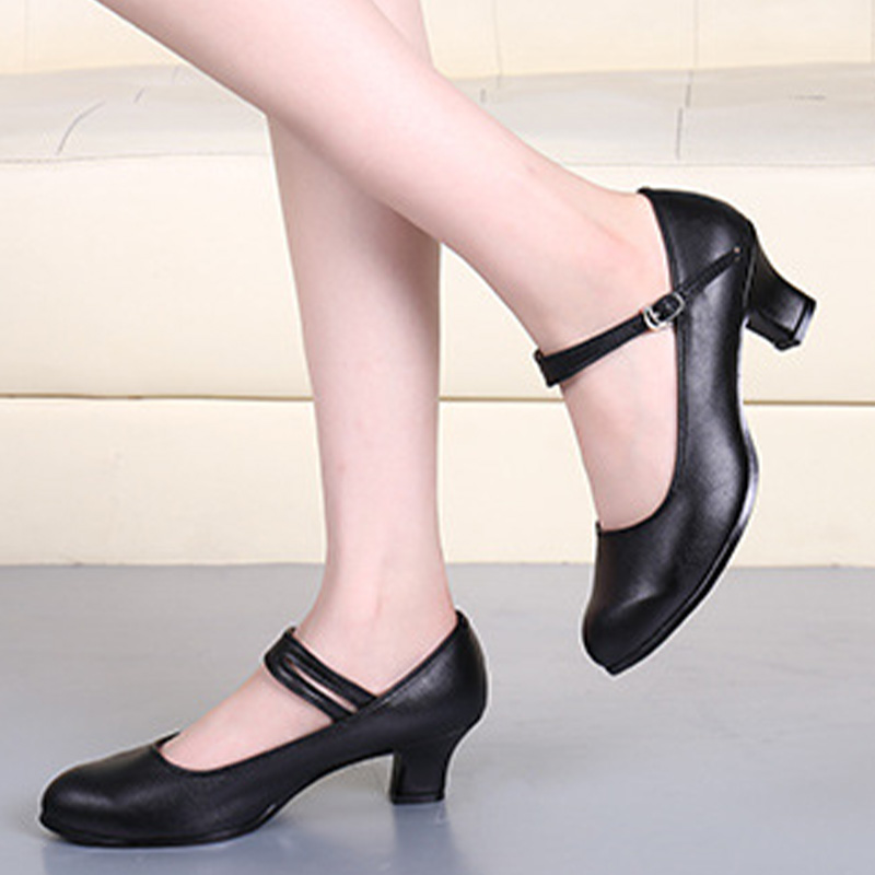 Women's Latin Shoes Sandals Pointed Toe Solid Color Pumps Breathable Lightweight